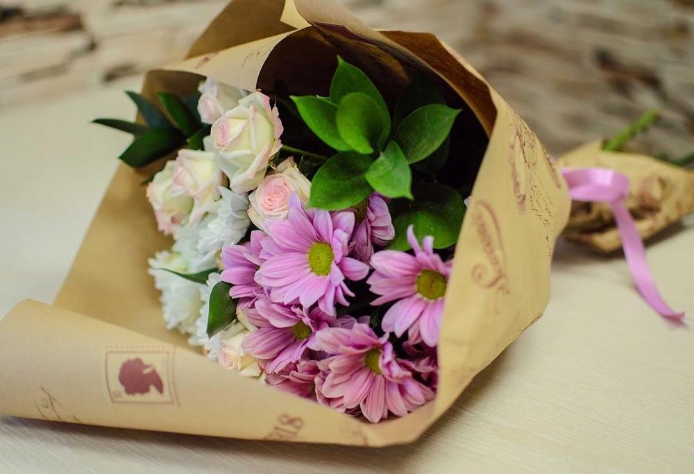 Букет цветов из: Розы и Хризантемы в Хасавюрте