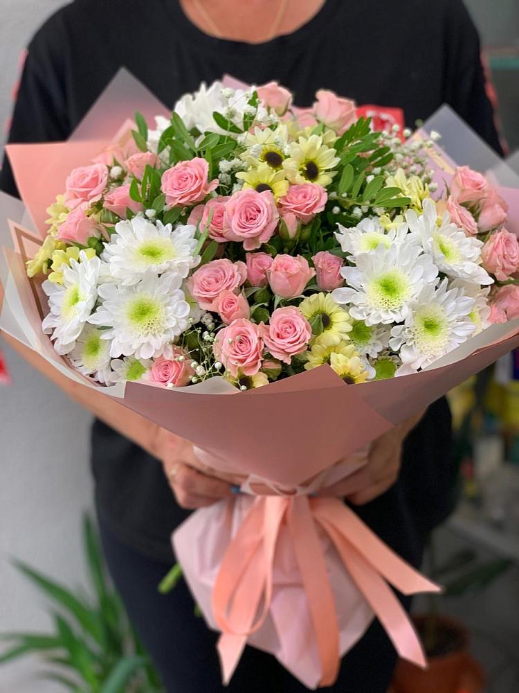 Букет цветов из: Розы и Хризантемы в Хасавюрте