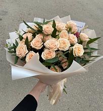Букет Кремовые розы Латте в Хасавюрте