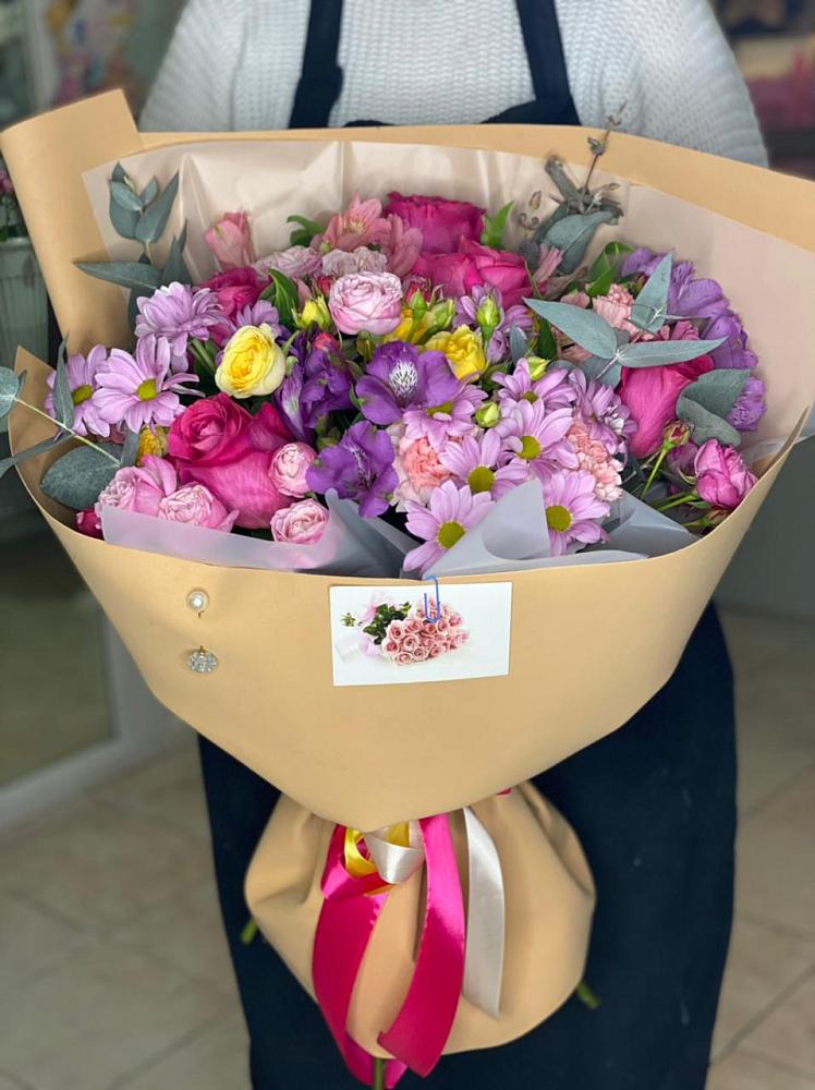 Букет цветов из: Хризантемы, Гвоздики и Альстромерии в Хасавюрте