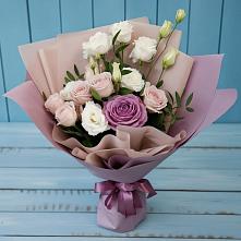 Букет цветов из:  Розы и Лизиантусы в Хасавюрте