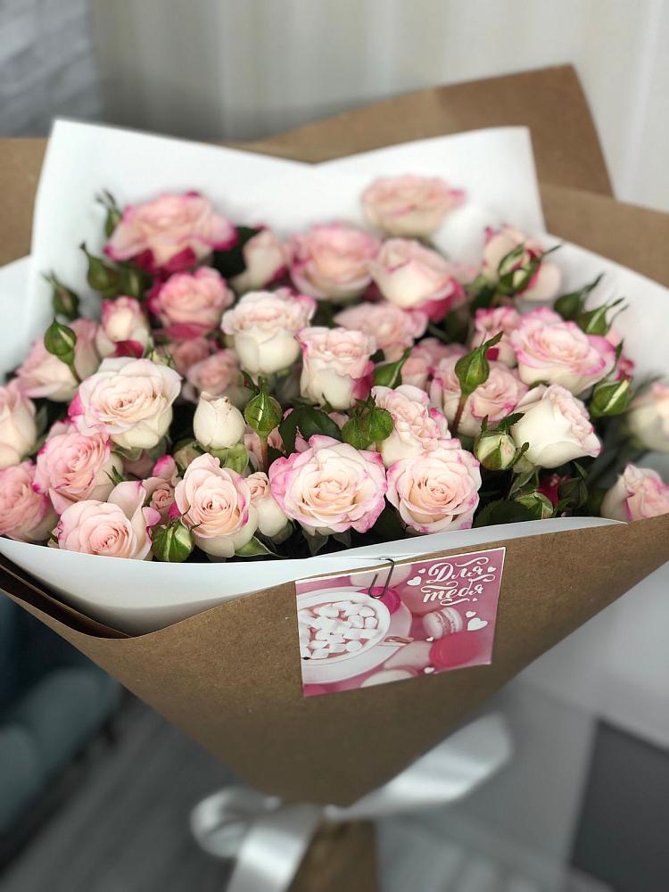 Букет цветов из: Розы в Хасавюрте