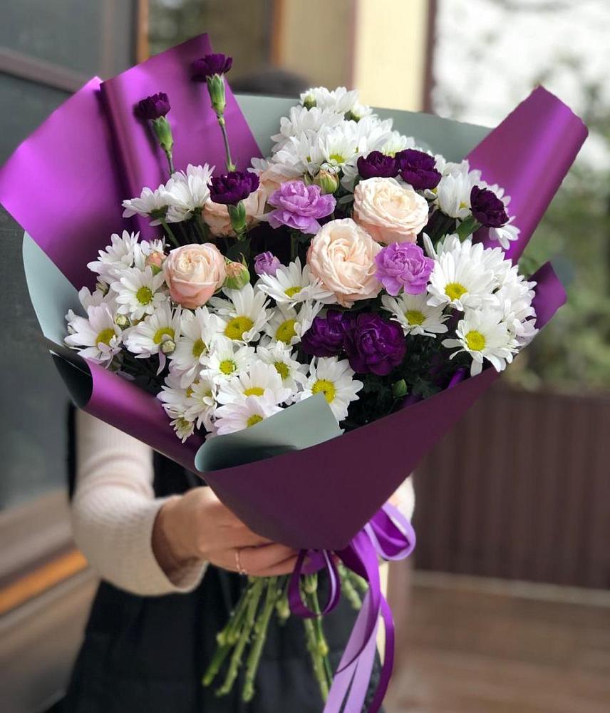 Букет цветов из: Хризантемы, Гвоздики и Розы в Хасавюрте