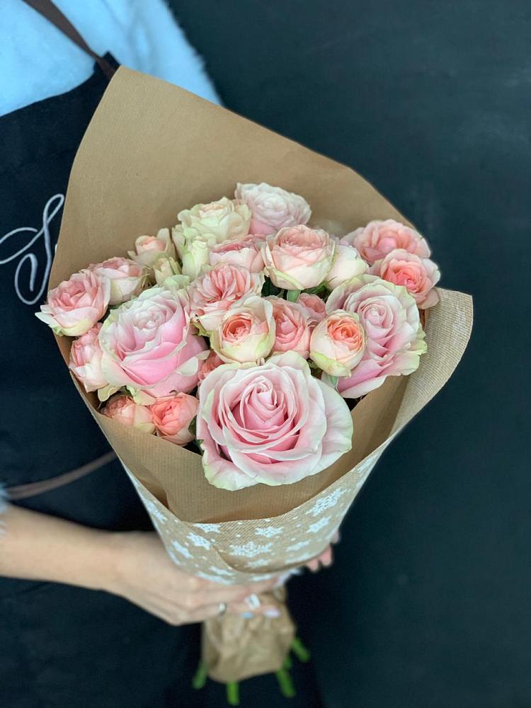 Букет цветов из: Хризантемы и Розы в Хасавюрте