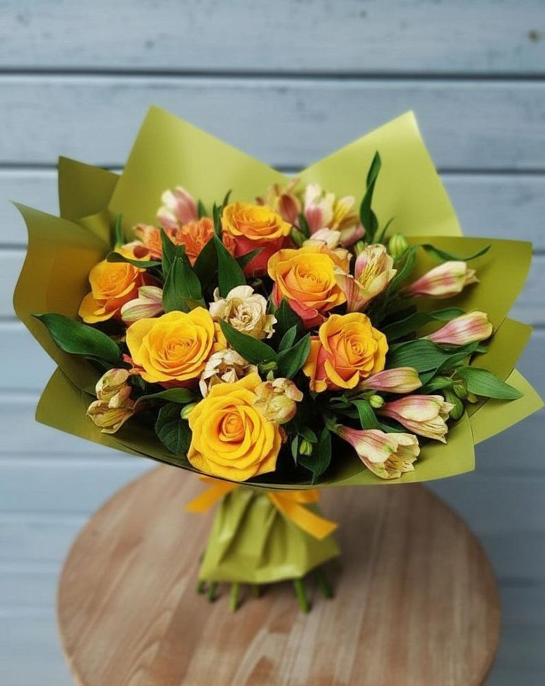 Букет цветов из: Альстромерии и Розы в Хасавюрте