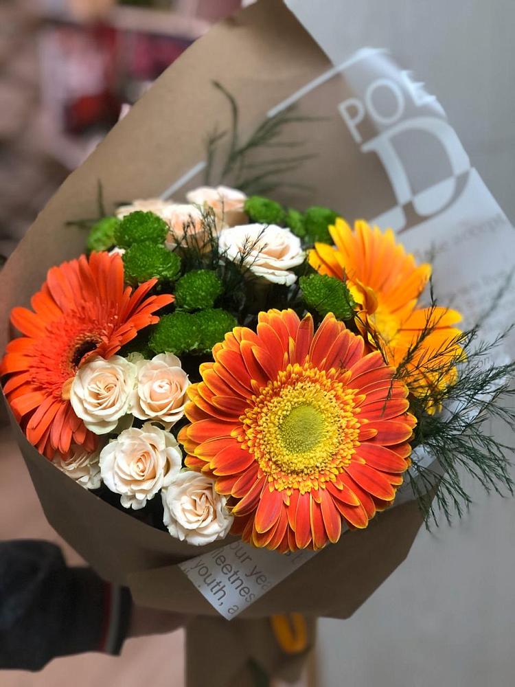 Букет цветов из: Герберы, Хризантемы и Розы в Хасавюрте